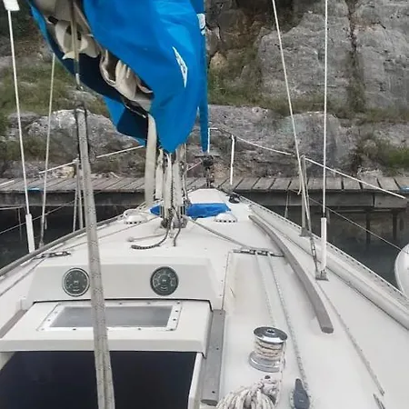 Botel Voilier au Cap D'agde *