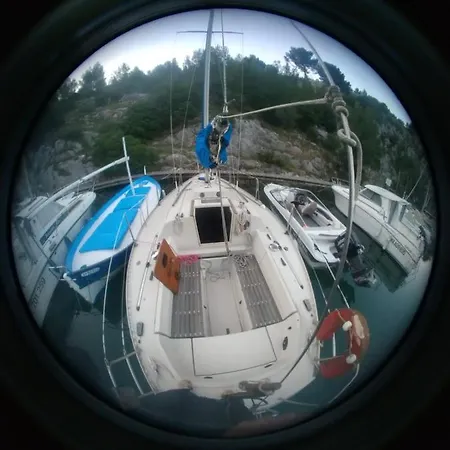 Botel Voilier au Cap D'agde *