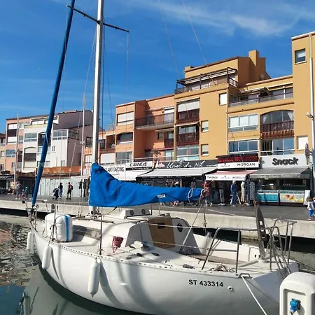 Voilier au Cap D'agde Botel *