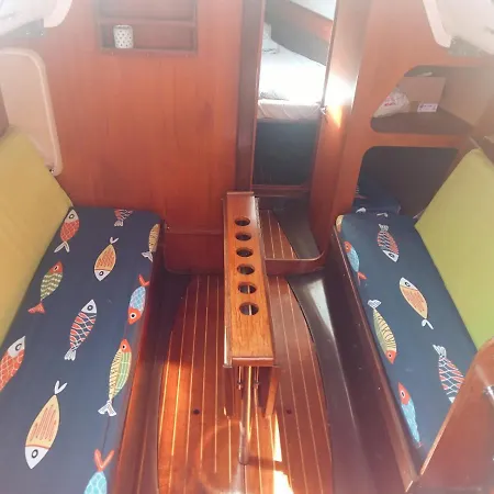 Botel Voilier au Cap D'agde *